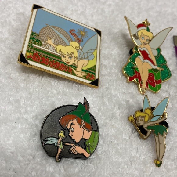 Disney trading pin tinker bells, Peter Pan, Christmas Epcot - Picture 4 of 5